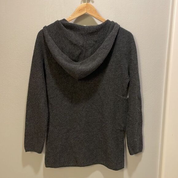 J Park woman’s cashmere and wool grey sweater - Picture 9 of 10
